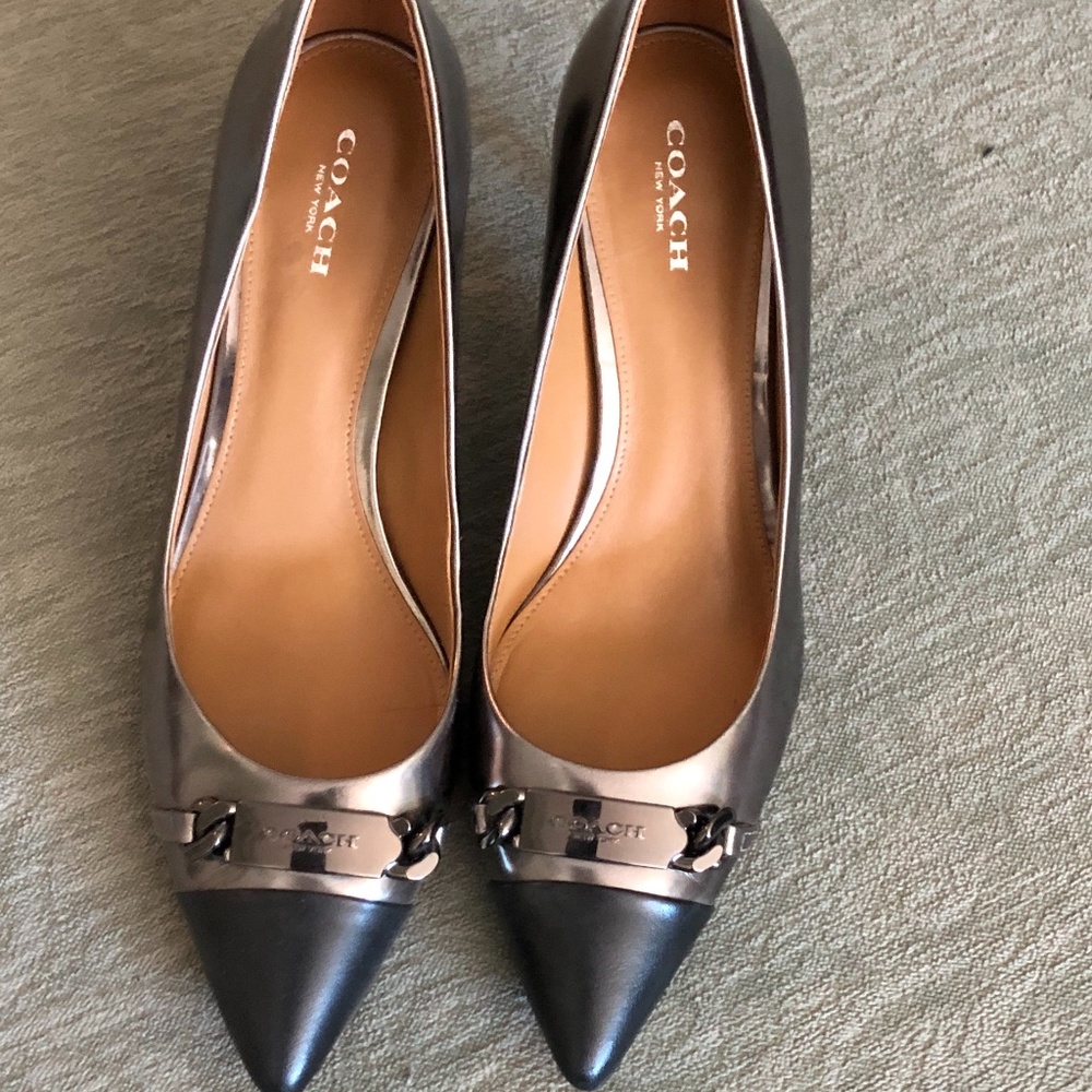 COACH BOWERY PUMP METALLIC BLACK/GUN METAL